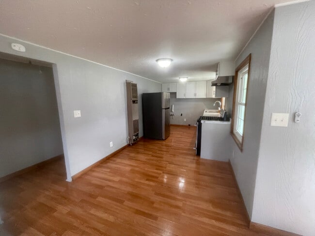 Building Photo - 205 Locust St