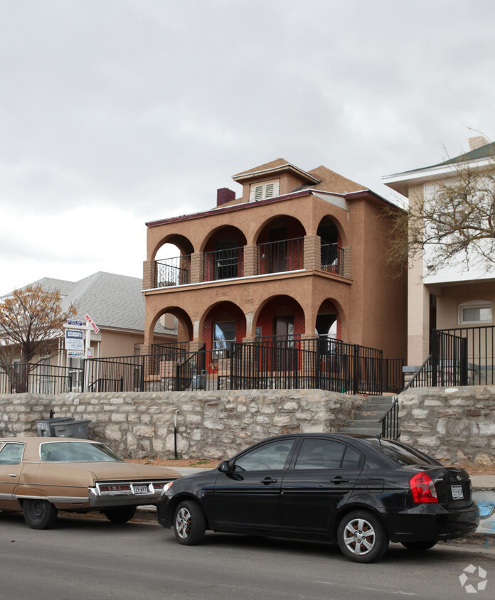 Building Photo - 1117 N El Paso St