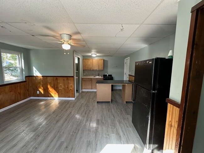 Building Photo - 223 Jackson St