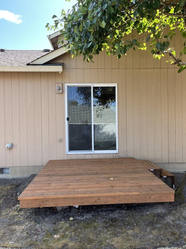 2720 NE 27th Ct, McMinnville, OR 97128 Townhome Rentals in