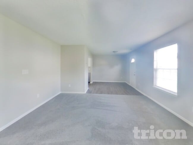 Building Photo - 4249 Village Bend Dr