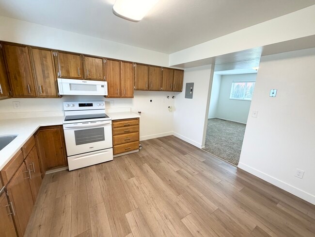 Building Photo - 157 E 850 S