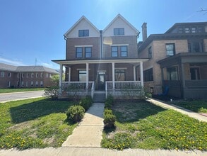 Building Photo - 973 E Broad St