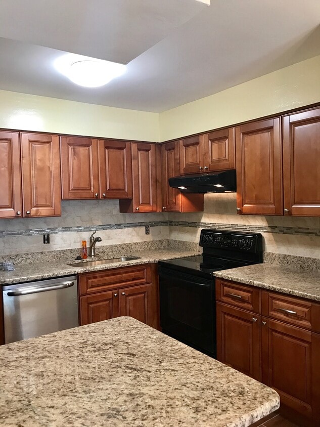 Kitchen with Granite - 1401 Whitpain Hls (Blue Bell, PA)