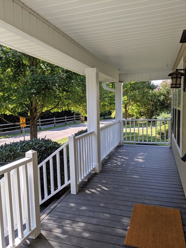 Building Photo - Beautiful Black Mountain Home