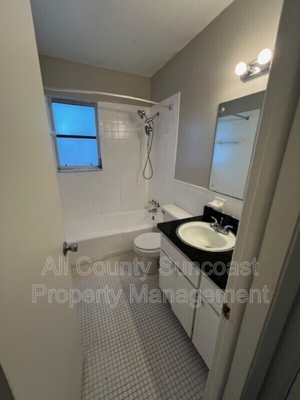 Foto del edificio - 3467 33rd Ave N