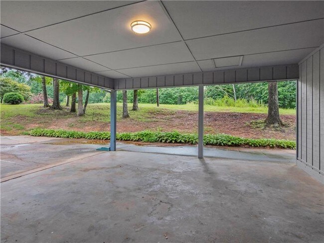 Building Photo - 5525 Raintree Trce