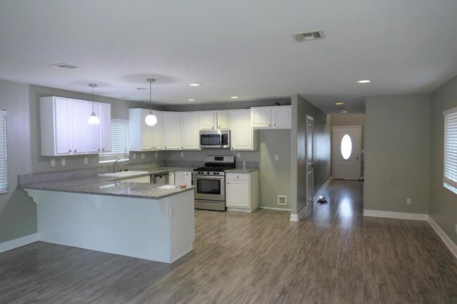 Building Photo - 4581 Bird Farm Road