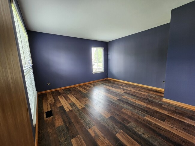 Building Photo - 5512 Stonybrook Dr