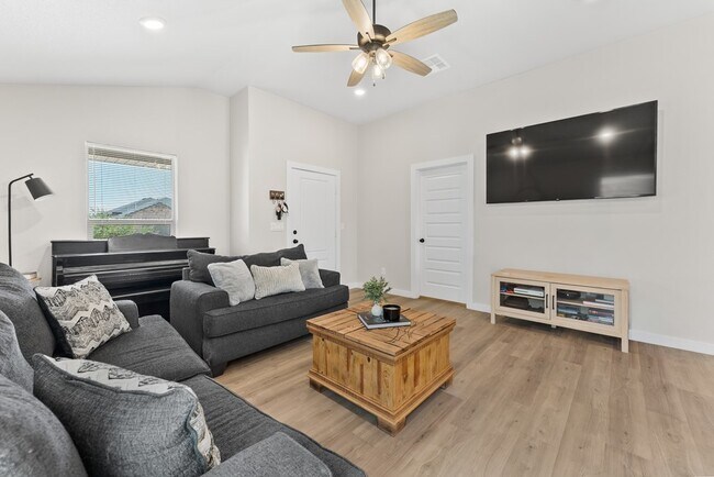 Foto del edificio - 401 Farmstead Ln