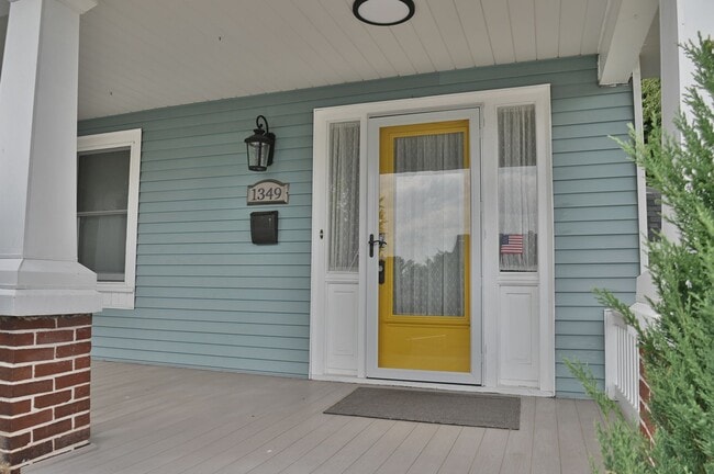 Building Photo - Gorgeous 3 Bedroom in Hershey