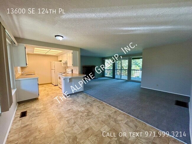 Building Photo - 3 Bedroom in Clackamas!