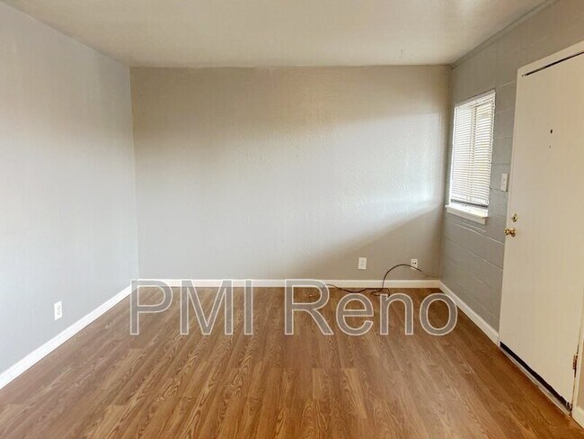 Foto del edificio - 2075 Patton Dr