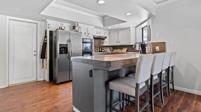 Building Photo - Gorgeous Home in 93314 Area!