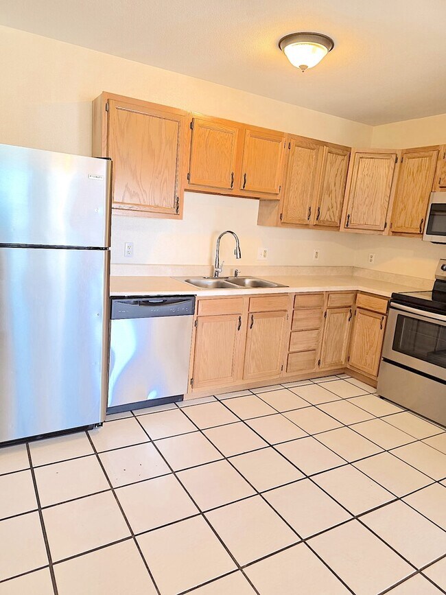 Foto del edificio - 129 Townsgate Plaza