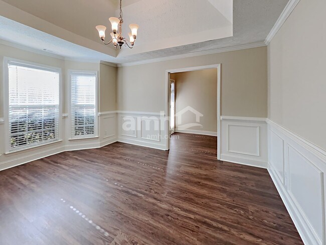 Building Photo - 230 Creekside Circle