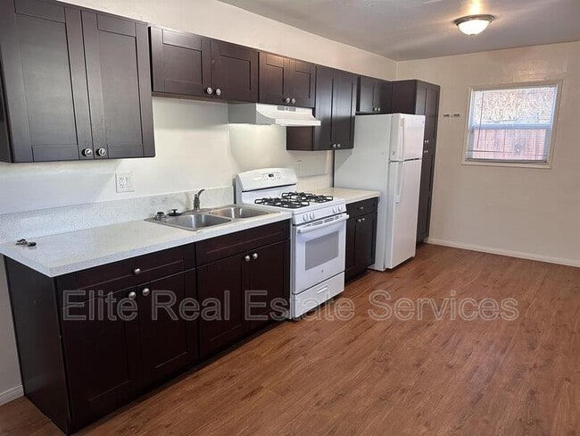 Foto del edificio - 234 Garrett Ave