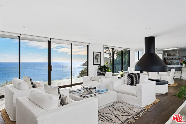 Foto del edificio - 28936 Cliffside Dr