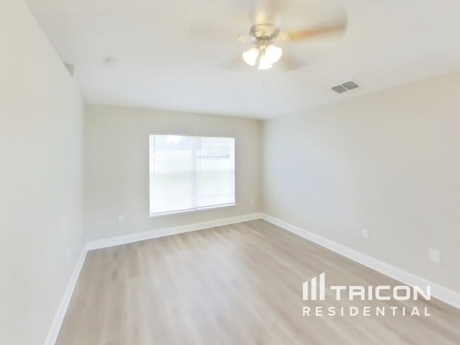 Building Photo - 4201 Castle Ave