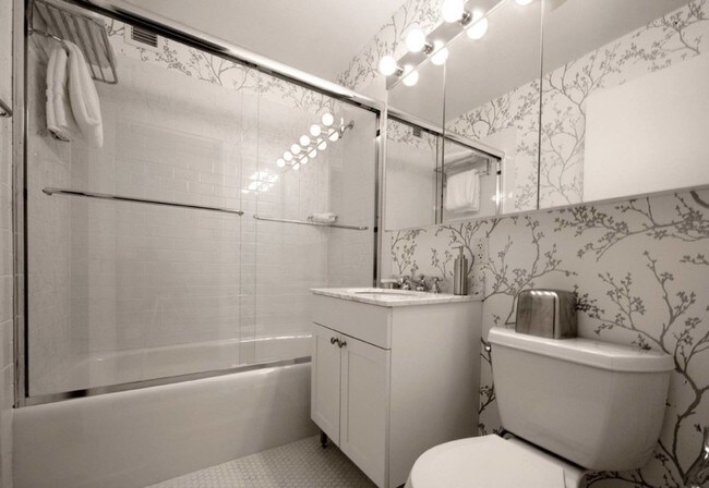 Building Photo - 60-45 Wall St