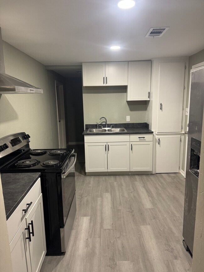 Foto del edificio - 105 N Avenue D