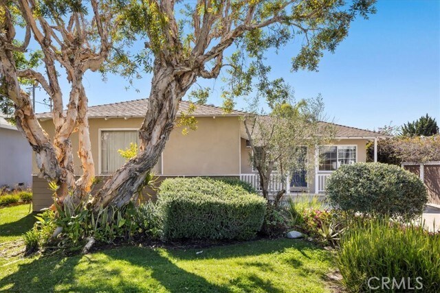 Foto del edificio - 2228 Warfield Ave