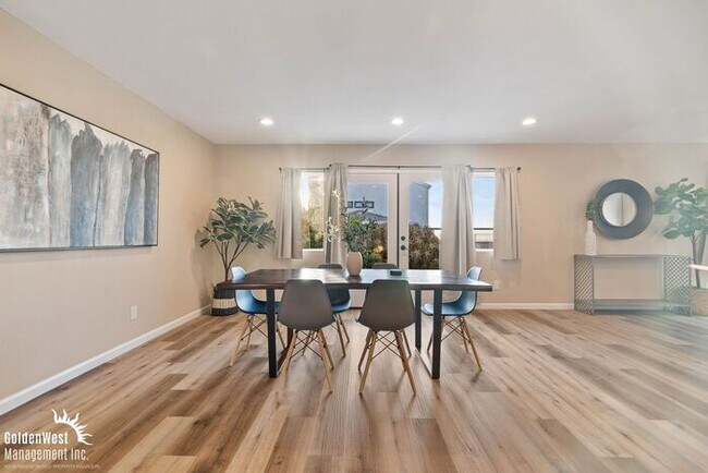 Building Photo - Charming 3Bdm 3Ba Unfurnished Apartment wi...