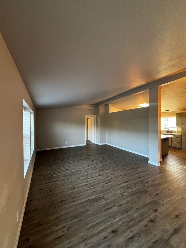 Foto del edificio - 208 Central Ave