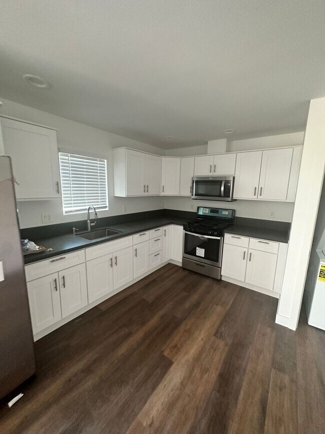 Building Photo - 2015-2019 Burroughs Street