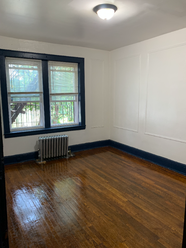 Building Photo - 526 S 14th St