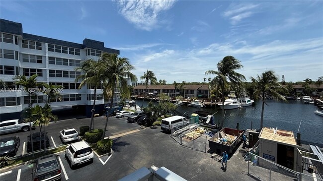 Foto del edificio - 16565 NE 26th Ave