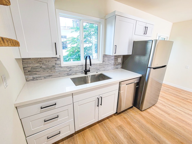 kitchen 2 - 1120 Myra Ave
