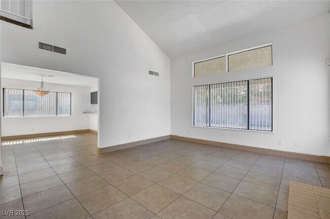 Foto del edificio - 2536 Charteroak St