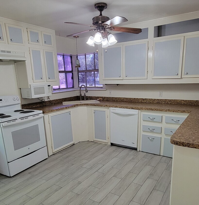 Foto del edificio - 17308 Valley Ln