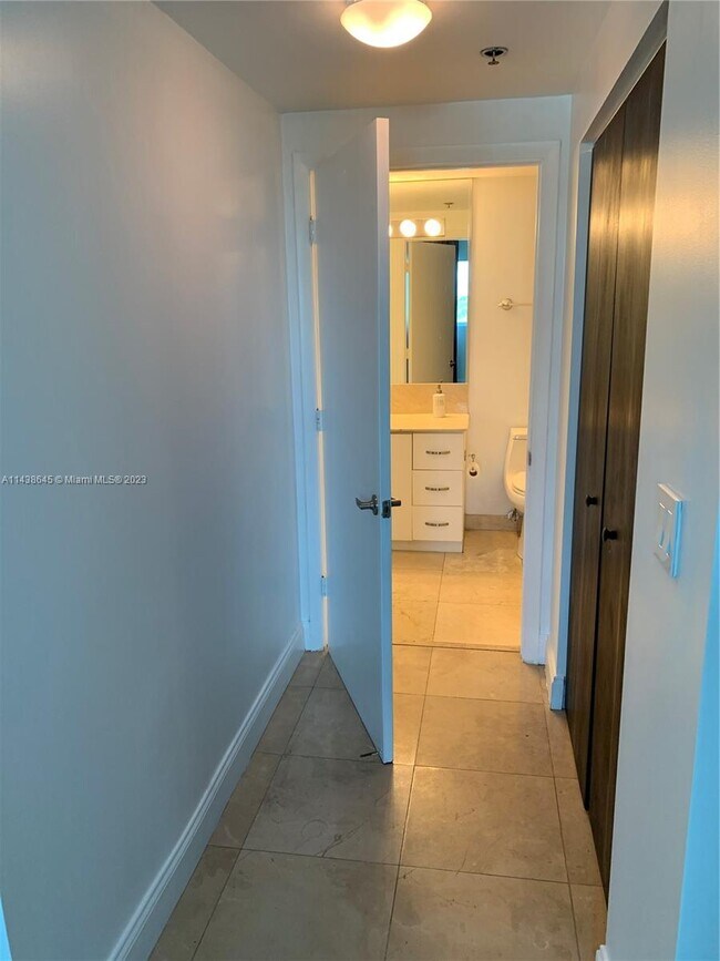 Foto del edificio - 1401 SW 22nd St