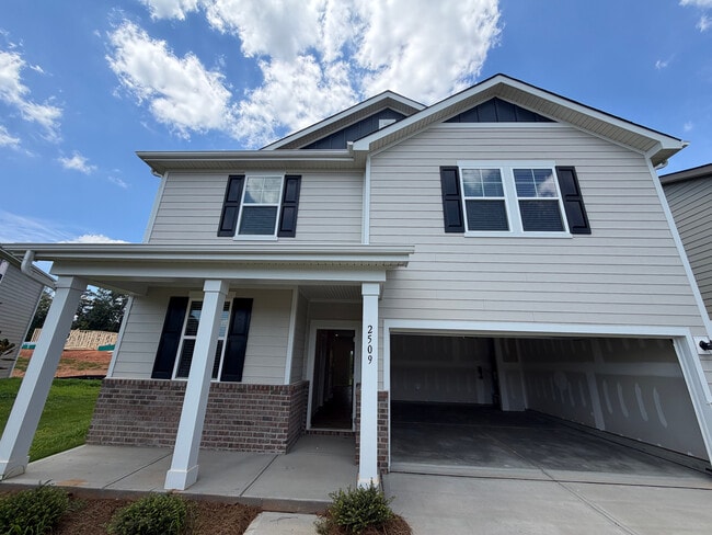 Building Photo - Room in House on Switchgrass Ct