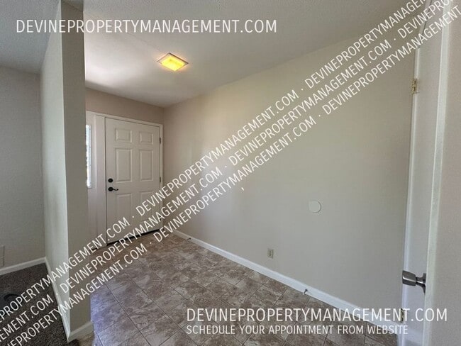 Building Photo - 15029 Sandalwood Ln