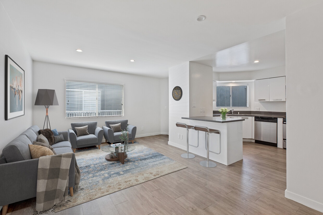 810 Crenshaw Blvd Apartments in Los Angeles, CA