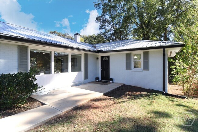 Foto del edificio - 1092 West Lake Dr