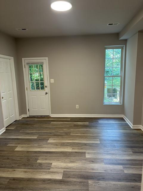 Building Photo - 843 Fairview Village Ct