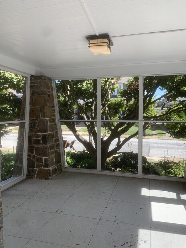 Foto del edificio - 816 W 22nd St