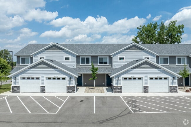 Building Photo - Fairway Corners Townhomes