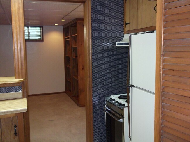 Building Photo - l1508