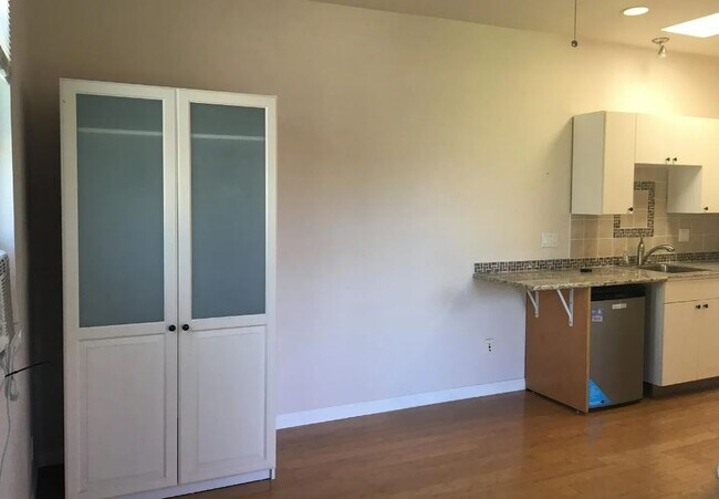 Building Photo - 4857 Kansas St