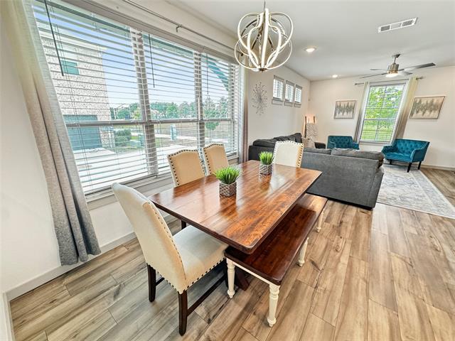 Foto del edificio - 677 Watersedge Ct