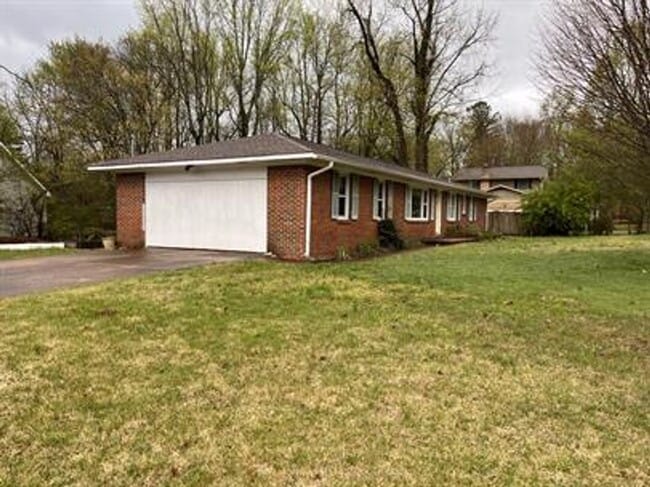 Building Photo - 1207 SE Monte Sano Blvd