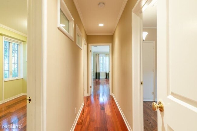Building Photo - 4 br, 4 bath House - 1107 Laguna Rd