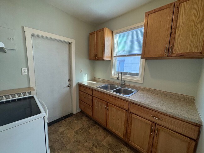 Foto del edificio - 787-789 Aurora Ave