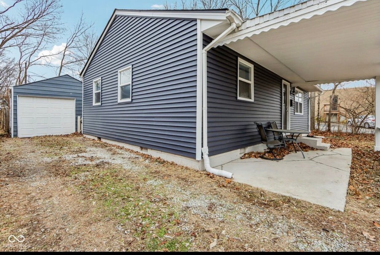 Building Photo - 5168 Caroline Ave