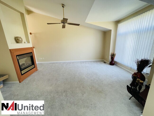 Building Photo - 4 bedroom, 2 bathroom home in Mccook Lake